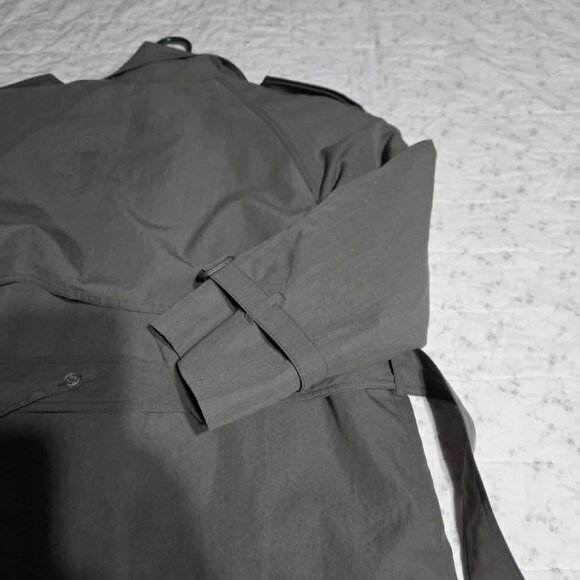 LOndon Fog Gray Knee lenght Coat Fits Size Medium - Picture 7 of 7